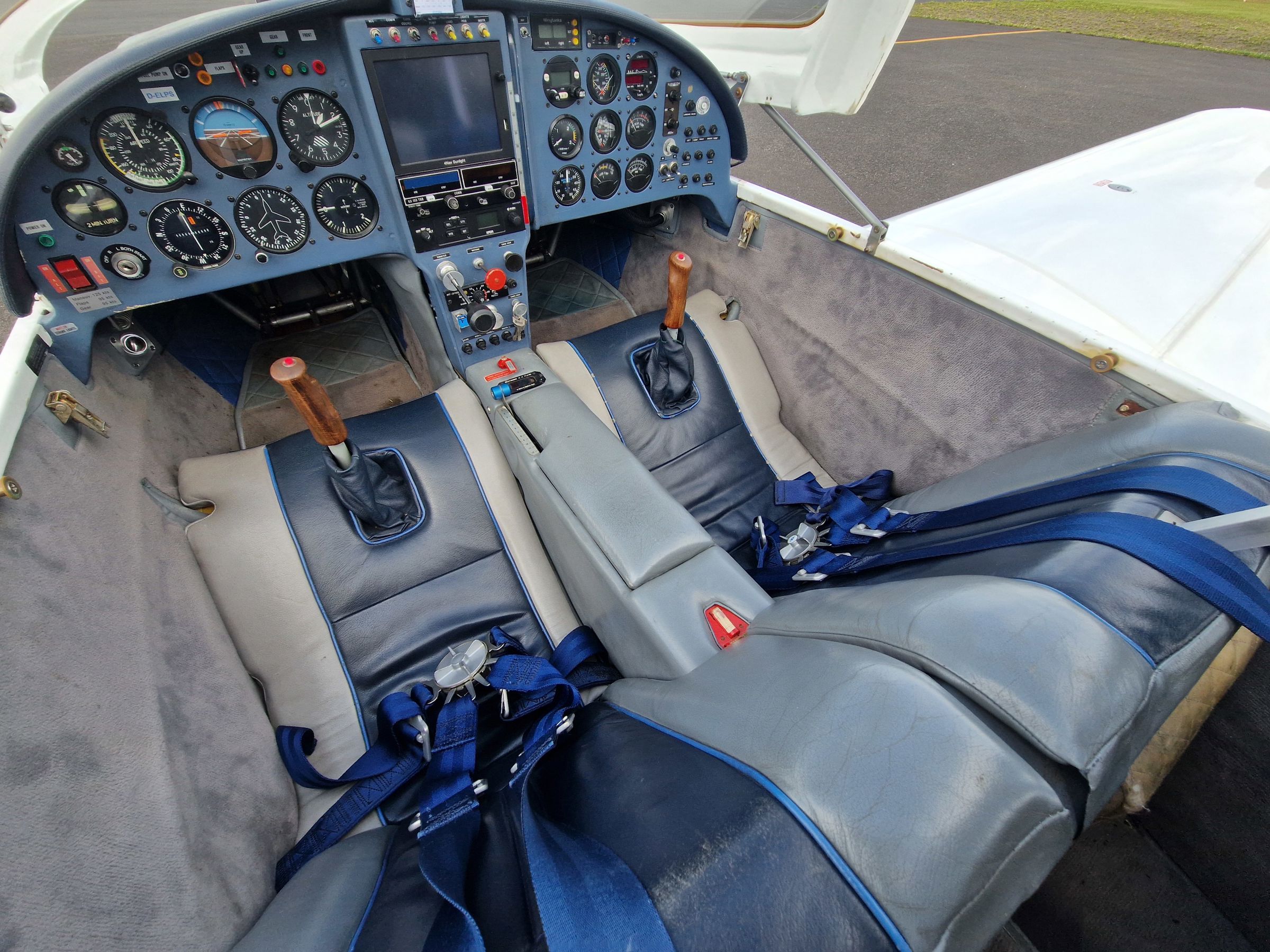 1990 Lancair 235 - Interior