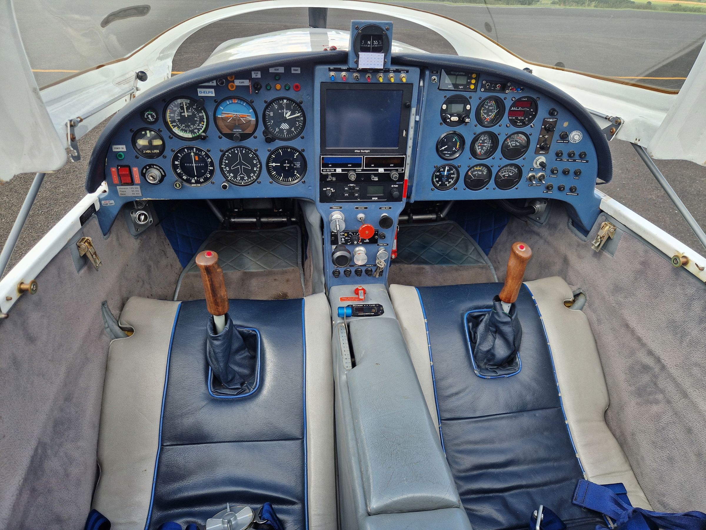 1990 Lancair 235 - Interior