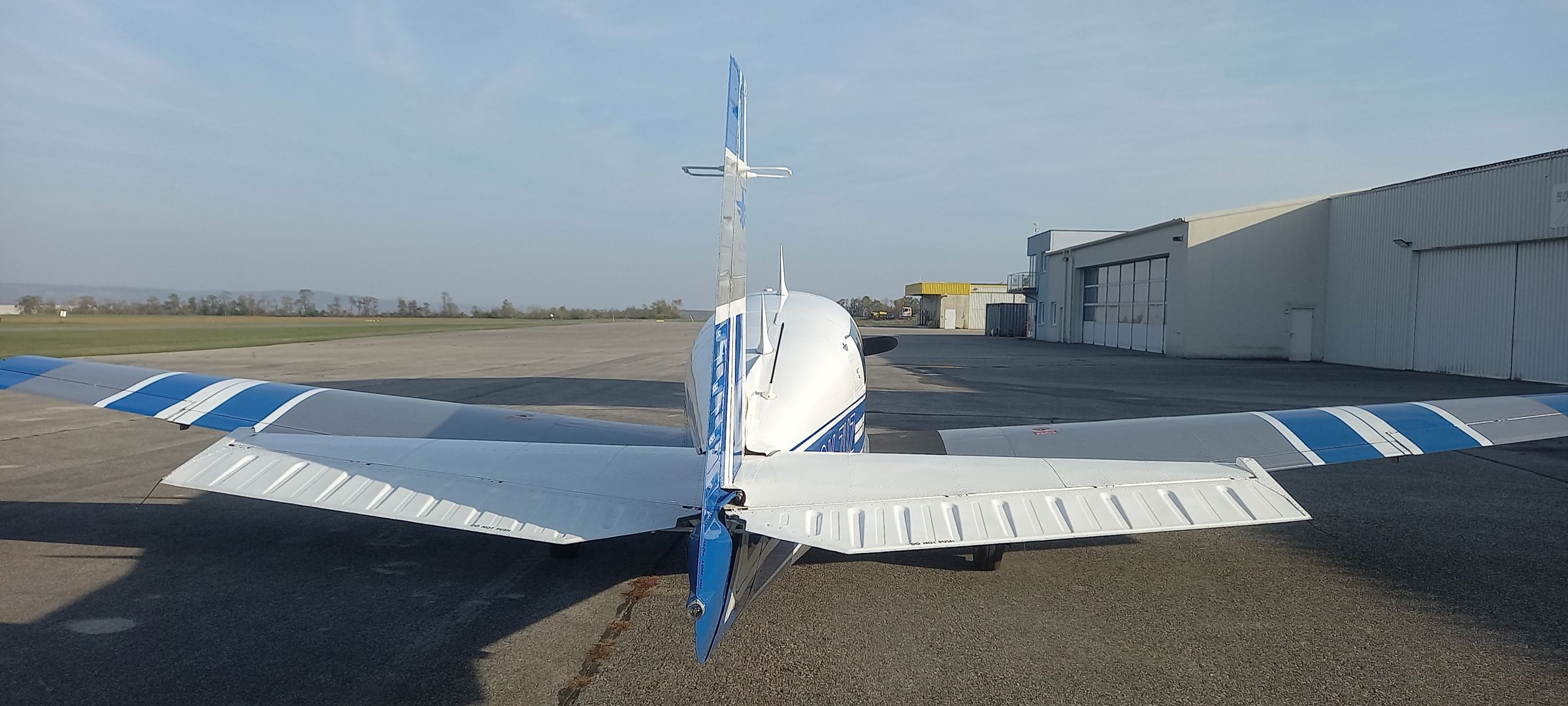 1979 Mooney M20J 201 - Exterior