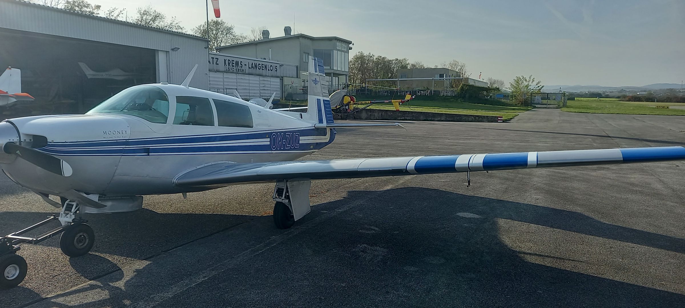 1979 Mooney M20J 201 - Exterior