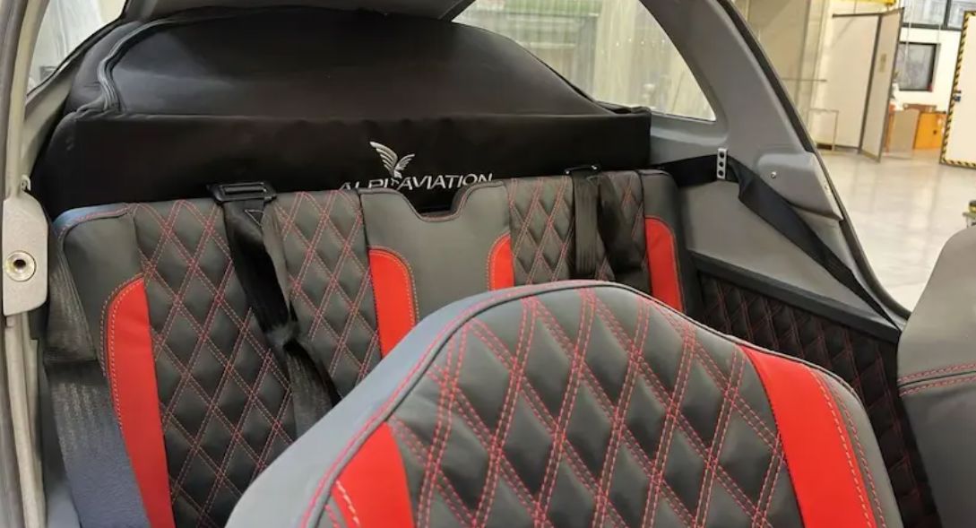 2024 Alpi Aviation Pioneer 400 - Interior