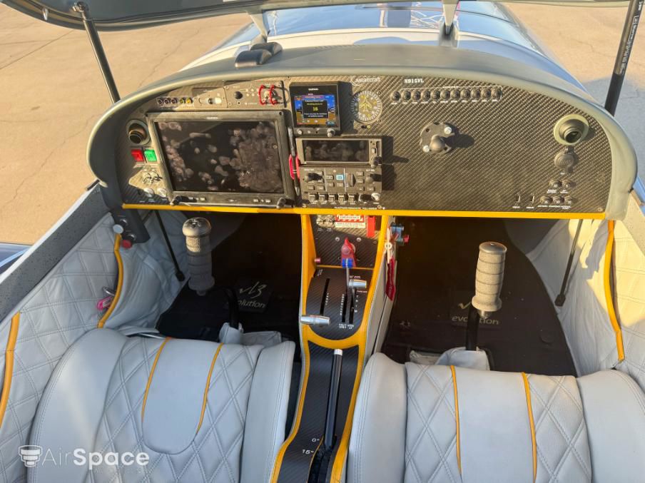 2020 JMB VL-3TE-915 - Interior