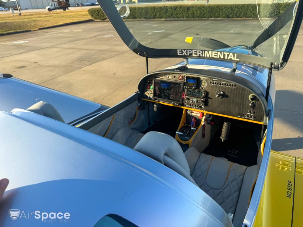 2020 JMB VL-3TE-915 - Interior