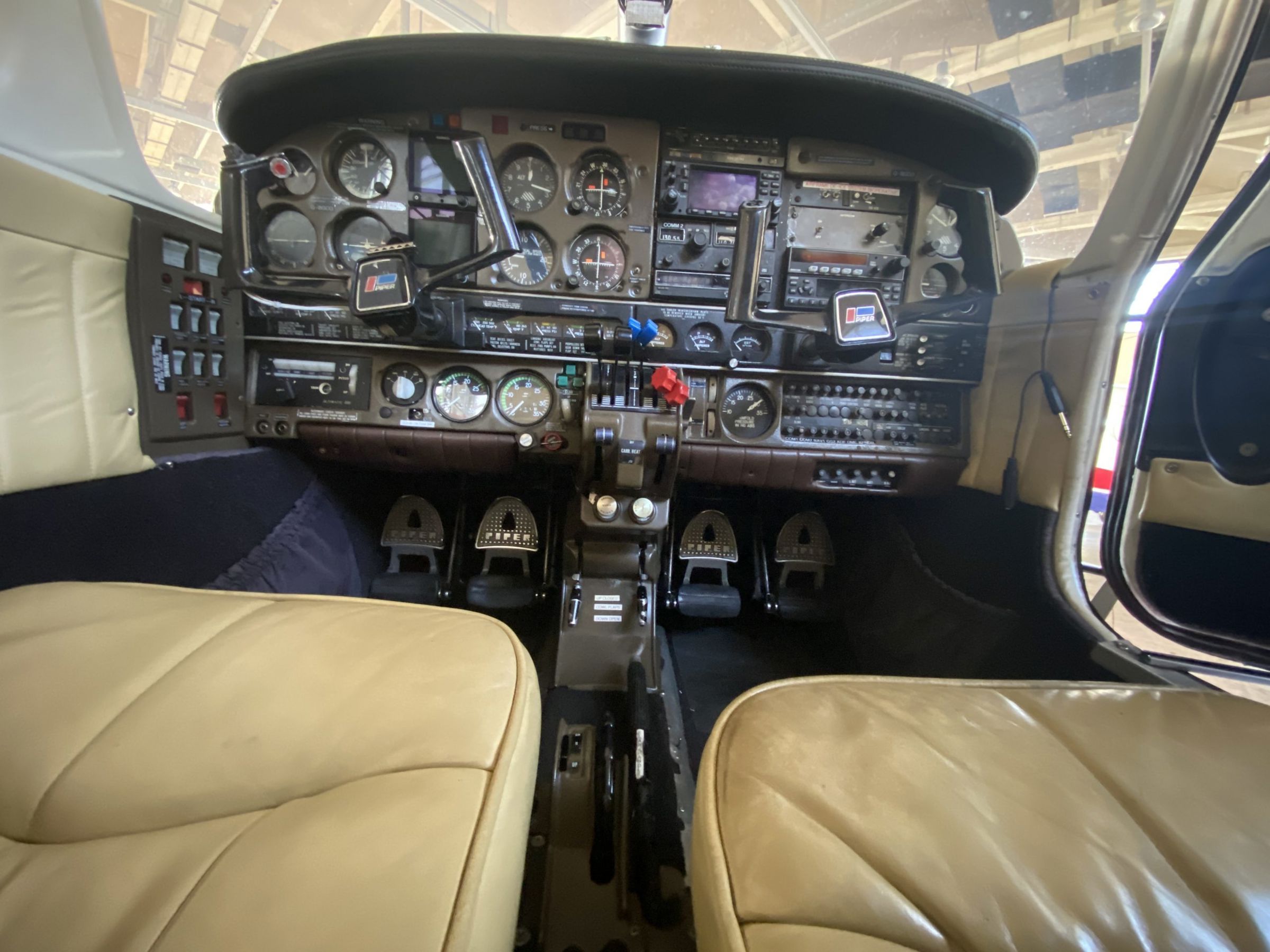 1978 Piper PA-44-180 Seminole - Interior