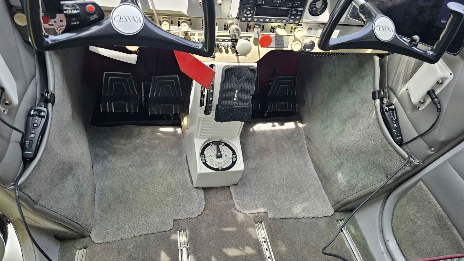 1967 Cessna (Reims) F172H - Interior