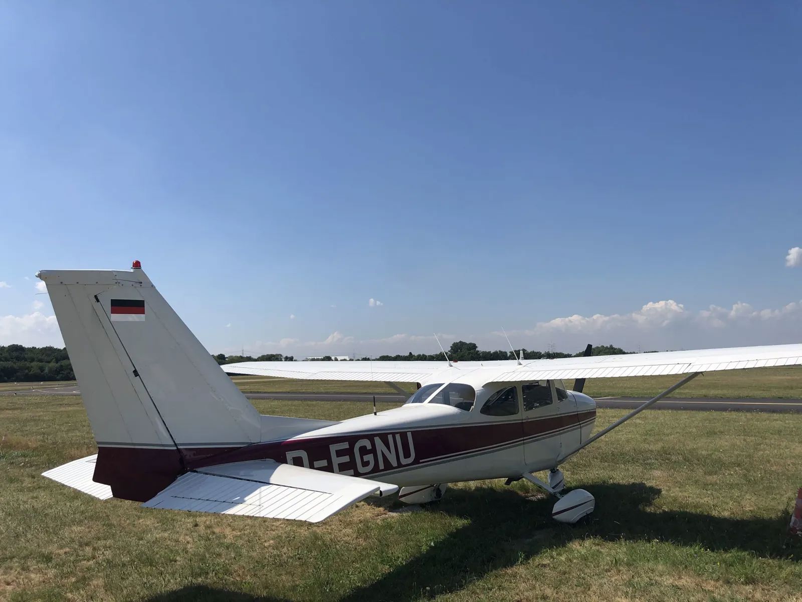 1967 Cessna (Reims) F172H - Exterior