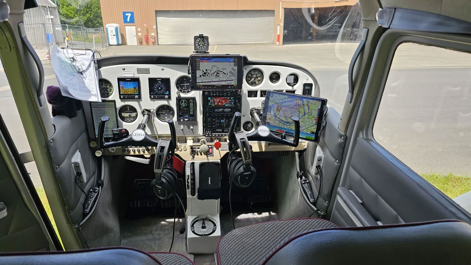 1967 Cessna (Reims) F172H - Interior