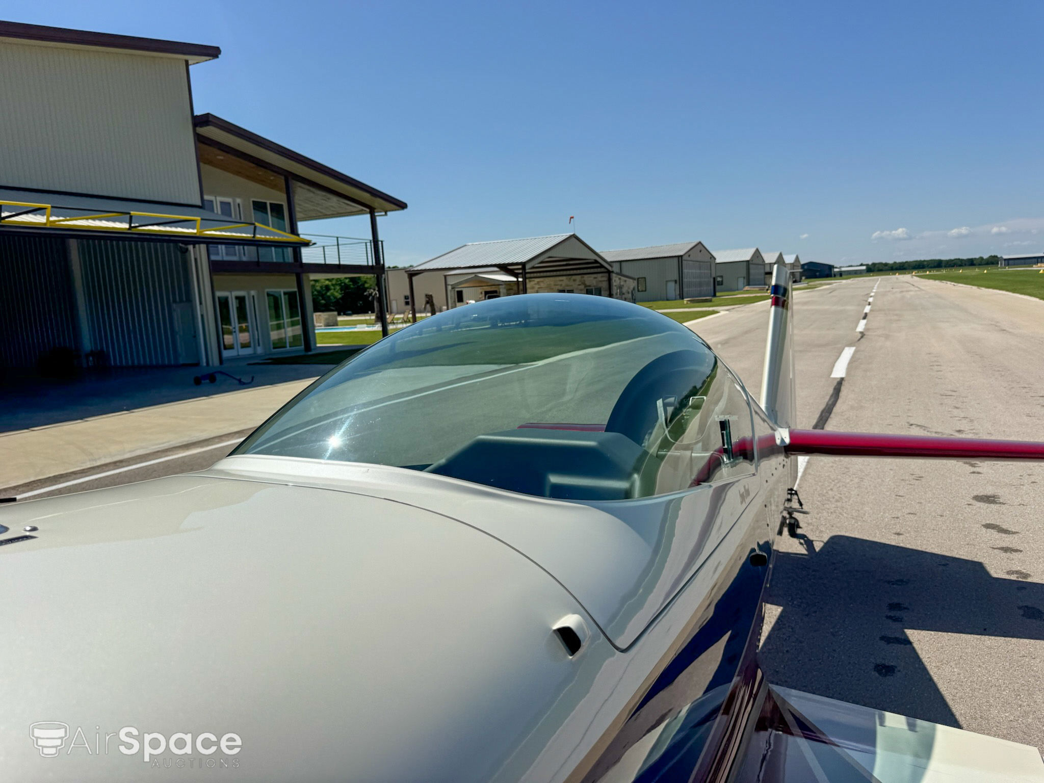 1999 Extra EA-300 L - Exterior