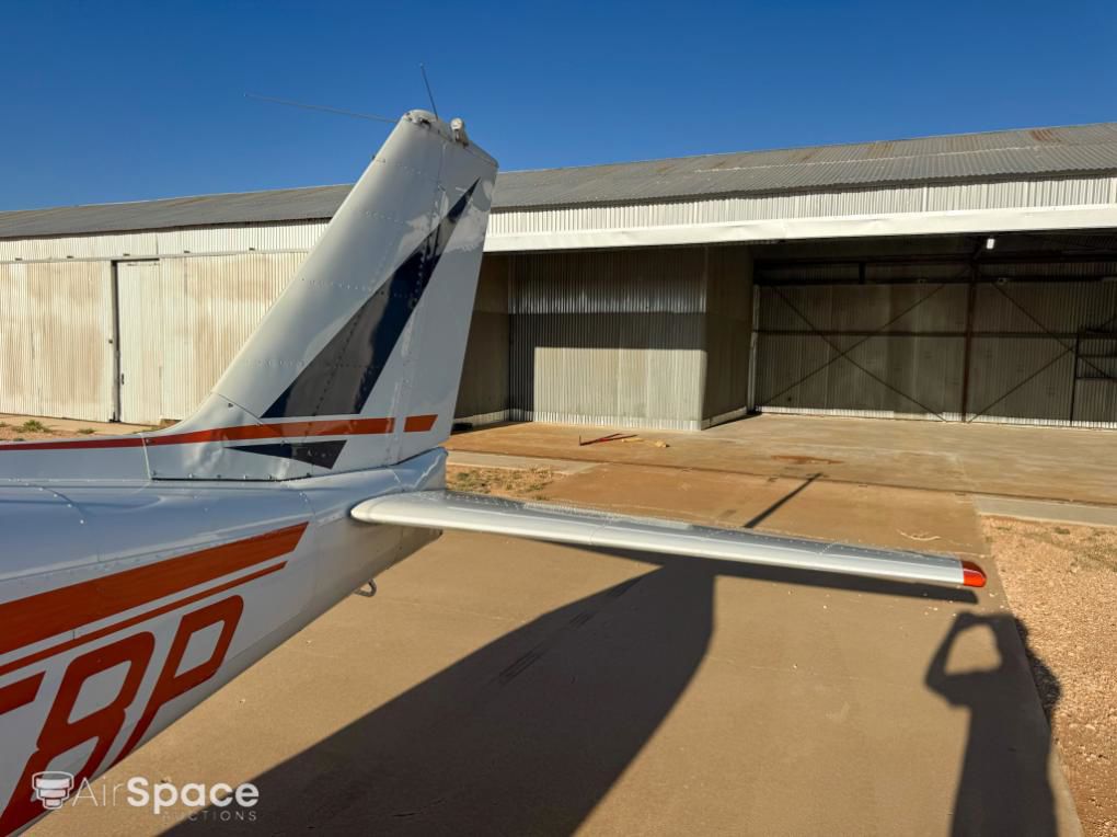 1960 Piper PA-24-250 Comanche - Exterior