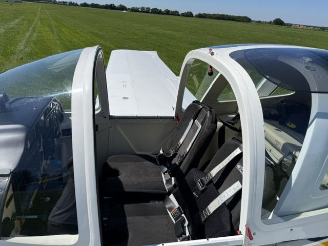 2007 Tecnam P2002 JR - Interior