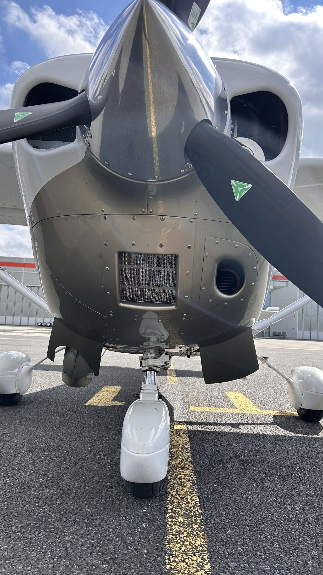 2009 Cessna 206H Super Skywagon - Exterior