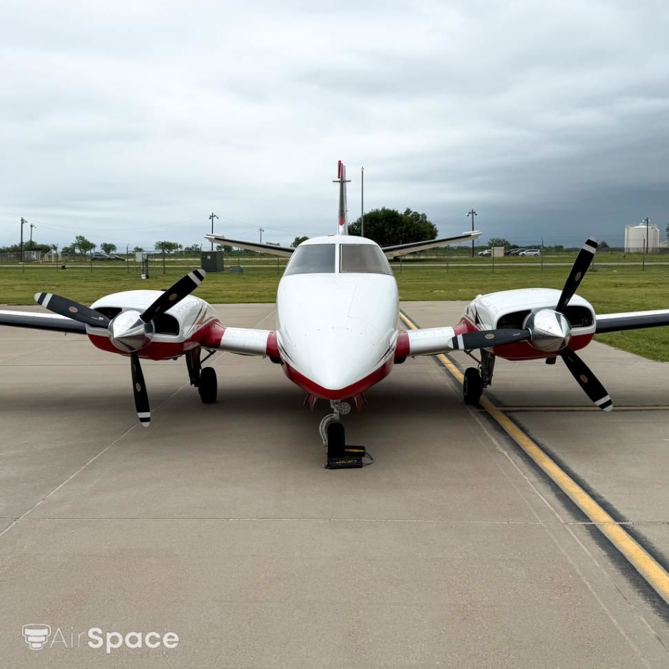 1973 Beech 60 Duke - Exterior