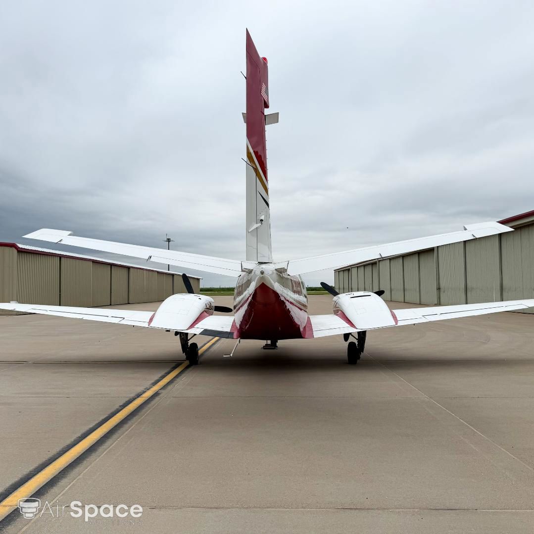 1973 Beech 60 Duke - Exterior