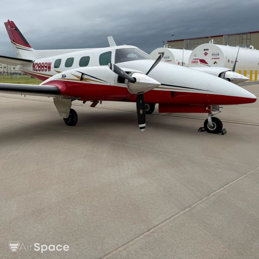 1973 Beech 60 Duke - Exterior