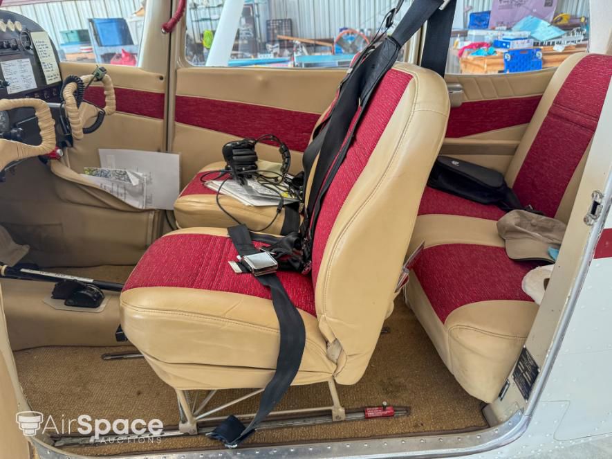 1962 Cessna 172C - Interior