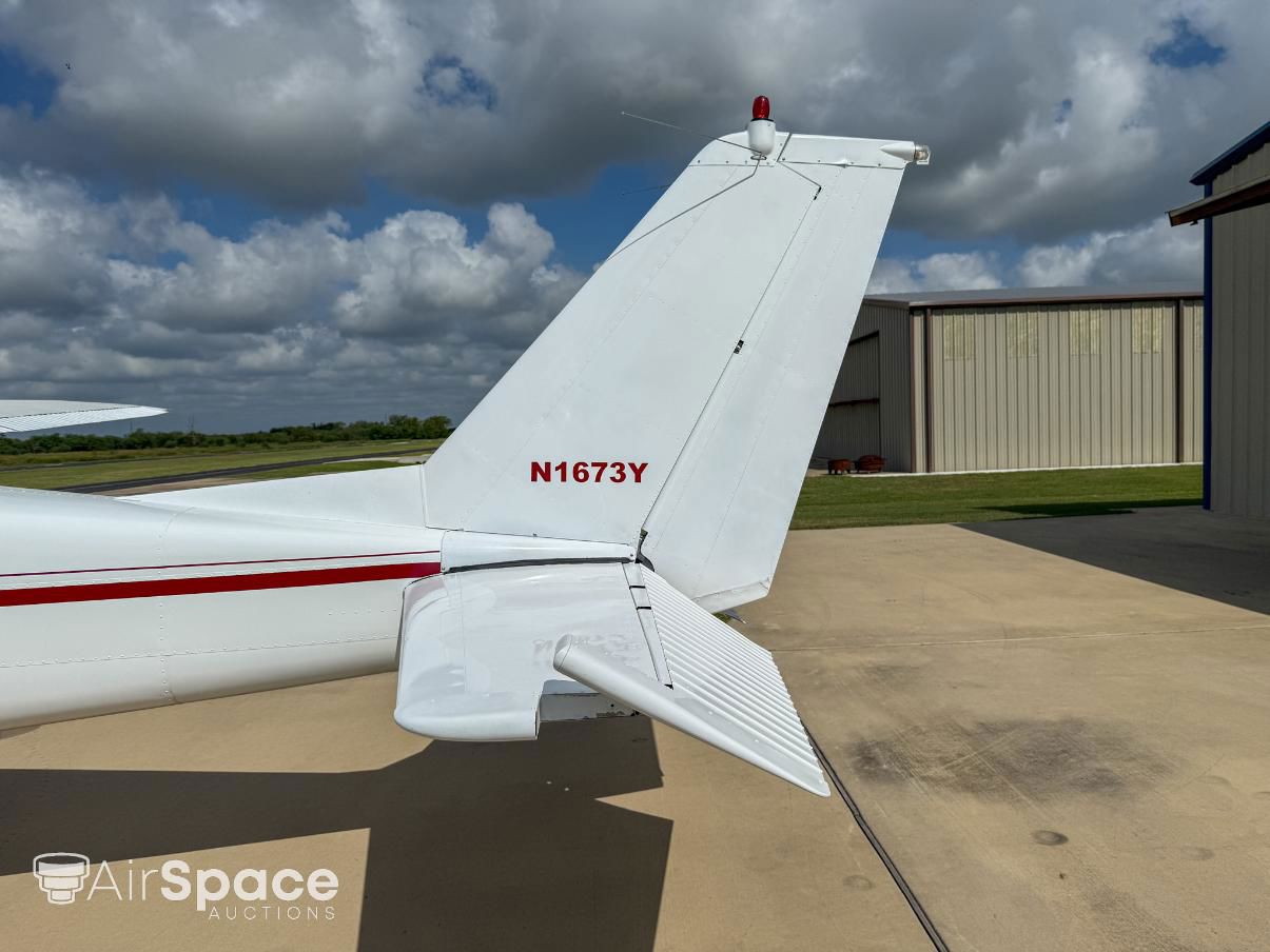 1962 Cessna 172C - Exterior