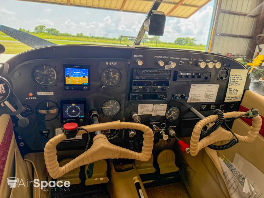 1962 Cessna 172C - Interior