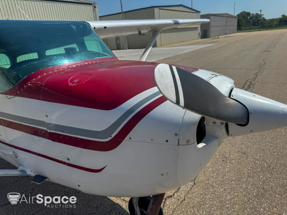 1985 Cessna 172P - Exterior