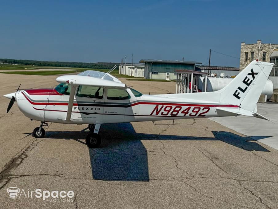 1985 Cessna 172P