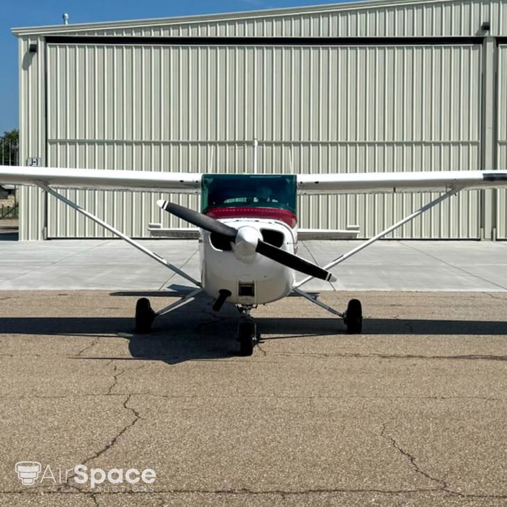 1985 Cessna 172P - Exterior