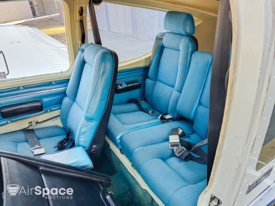 1976 Rockwell Commander 112A - Interior