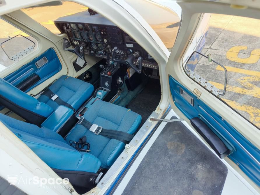 1976 Rockwell Commander 112A - Interior