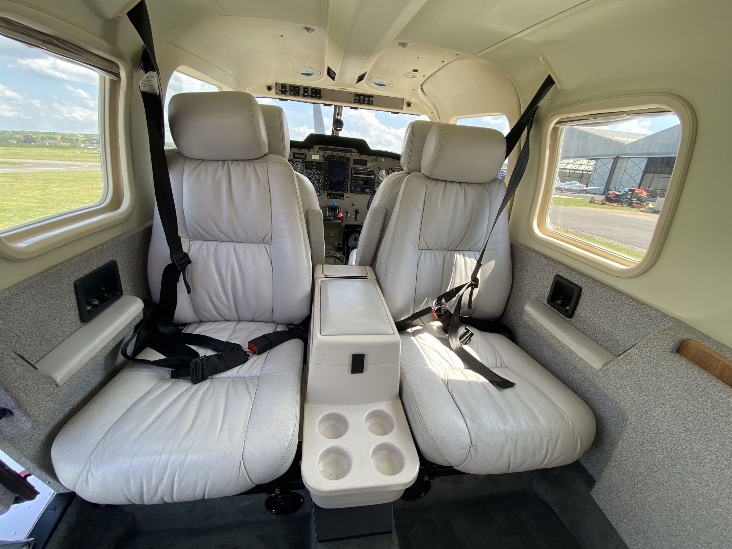 2003 Piper PA-32R-301T Saratoga 2 TC - Interior