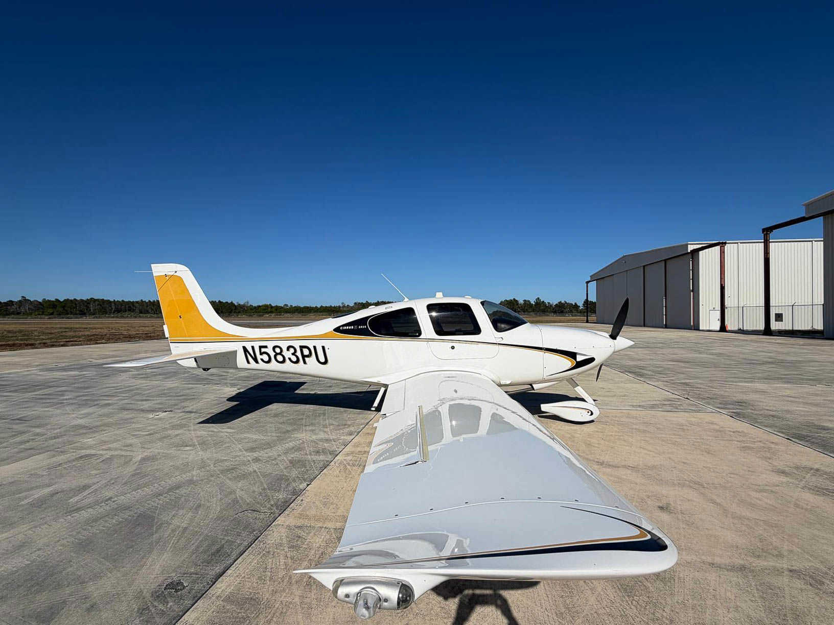 2010 Cirrus SR20 G3 - Exterior