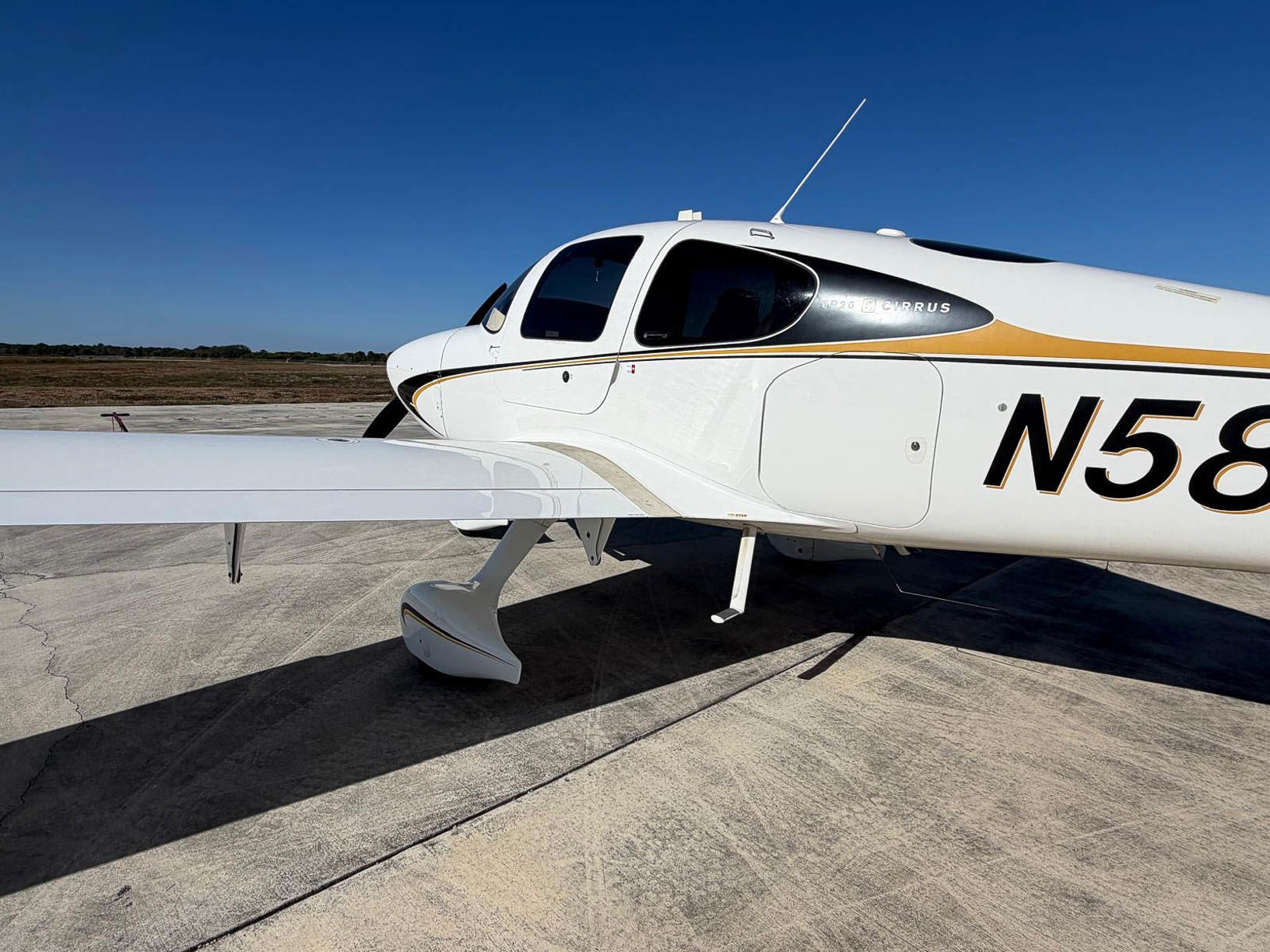2010 Cirrus SR20 G3 - Exterior