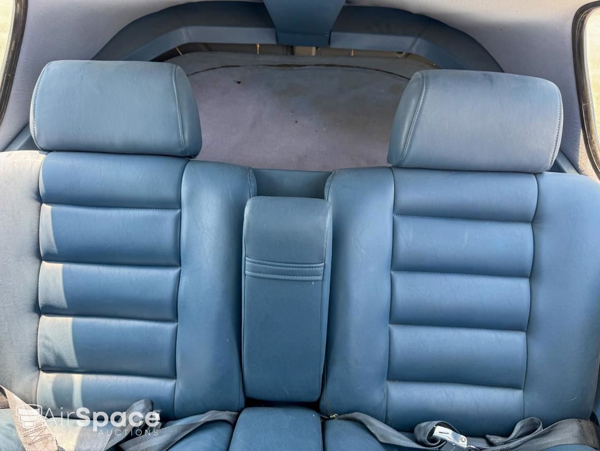 1985 Socata TB-20 Trinidad - Interior