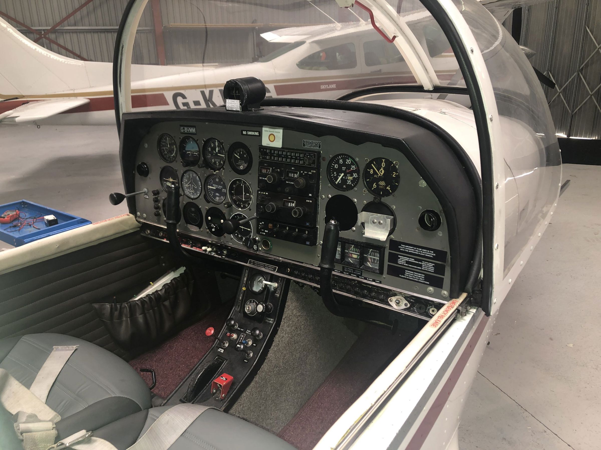 1974 Robin HR-200/100 - Interior