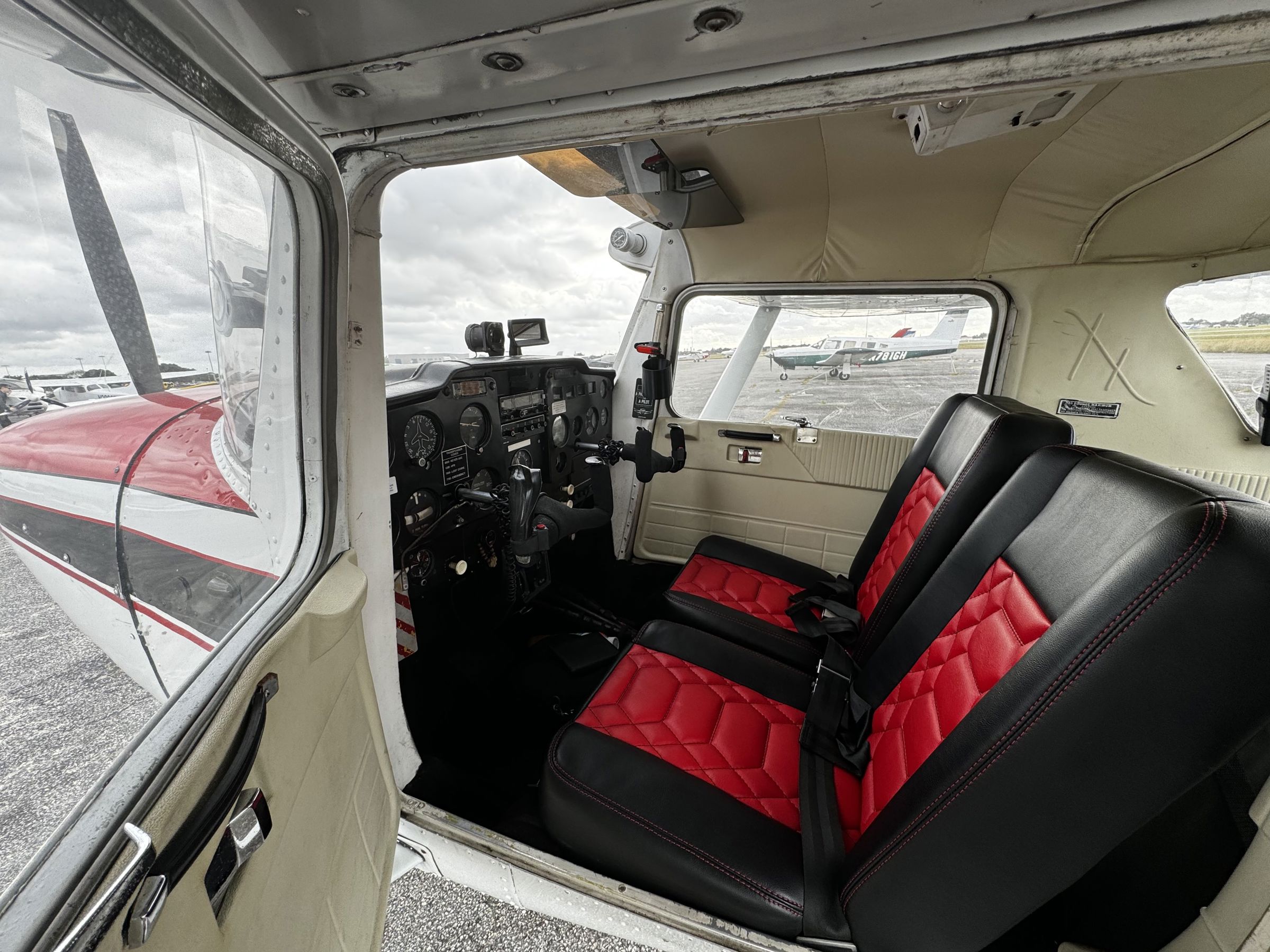 1966 Cessna 150G - Interior