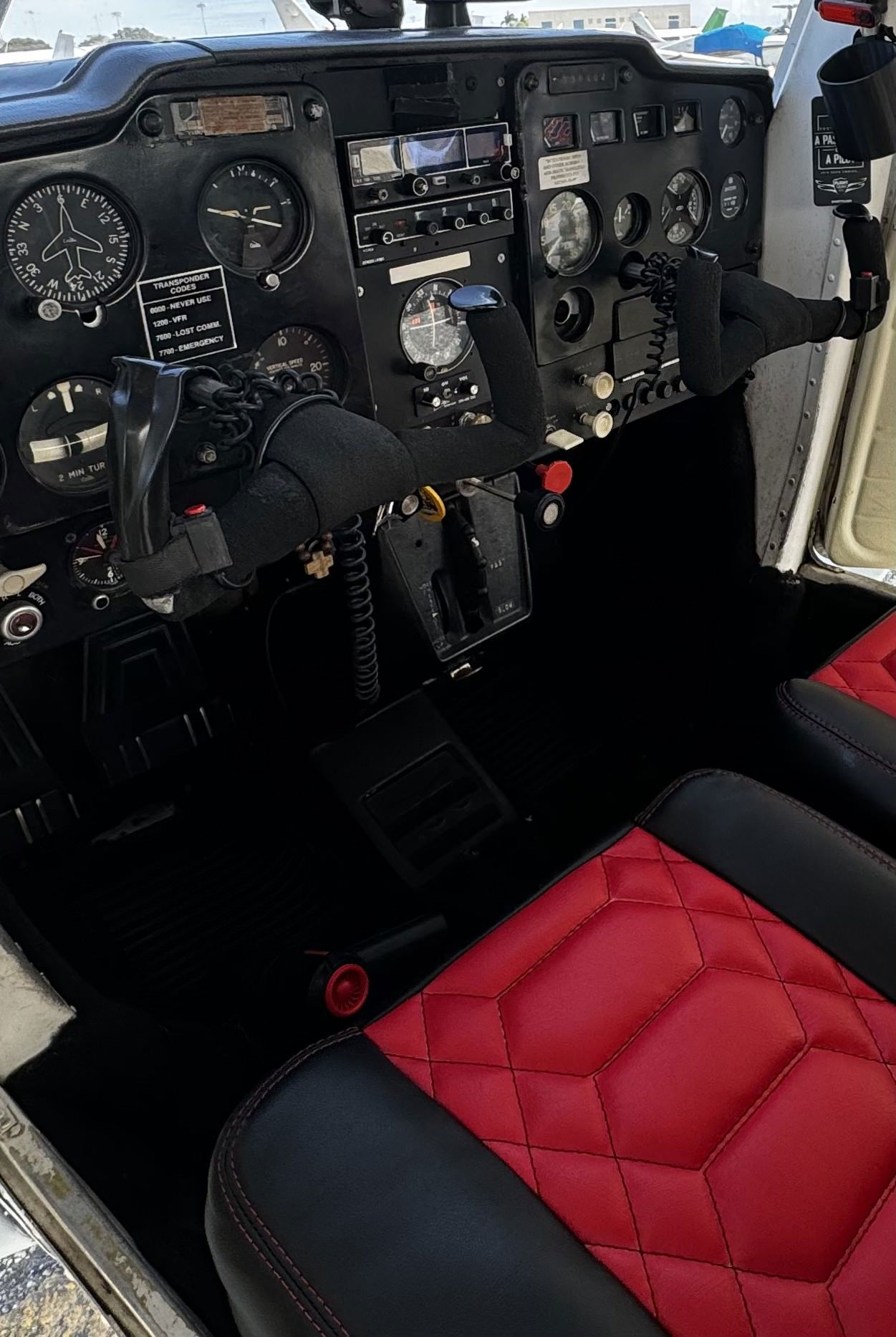 1966 Cessna 150G - Interior