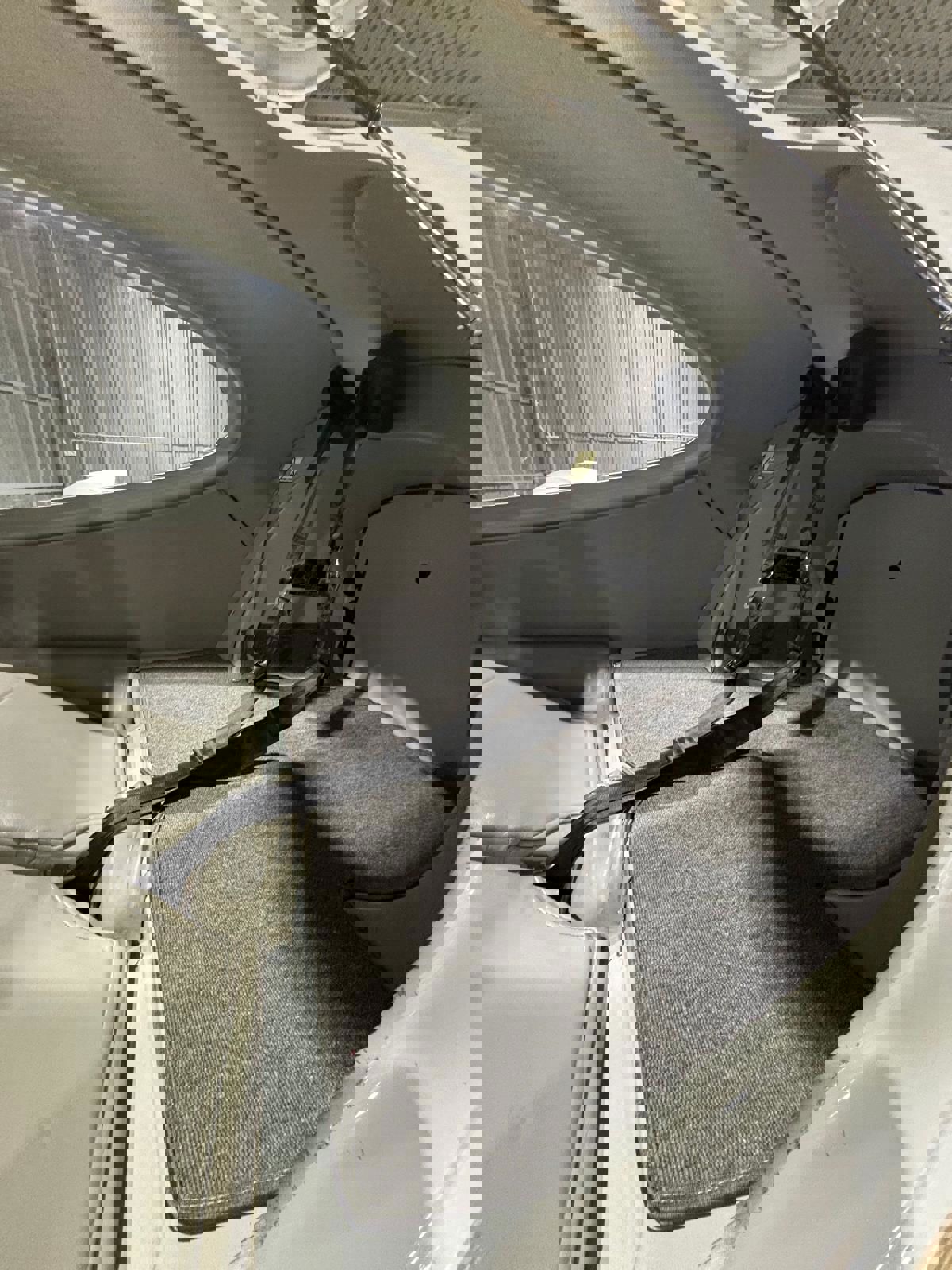 2004 Diamond DA40 Diamond Star - Interior