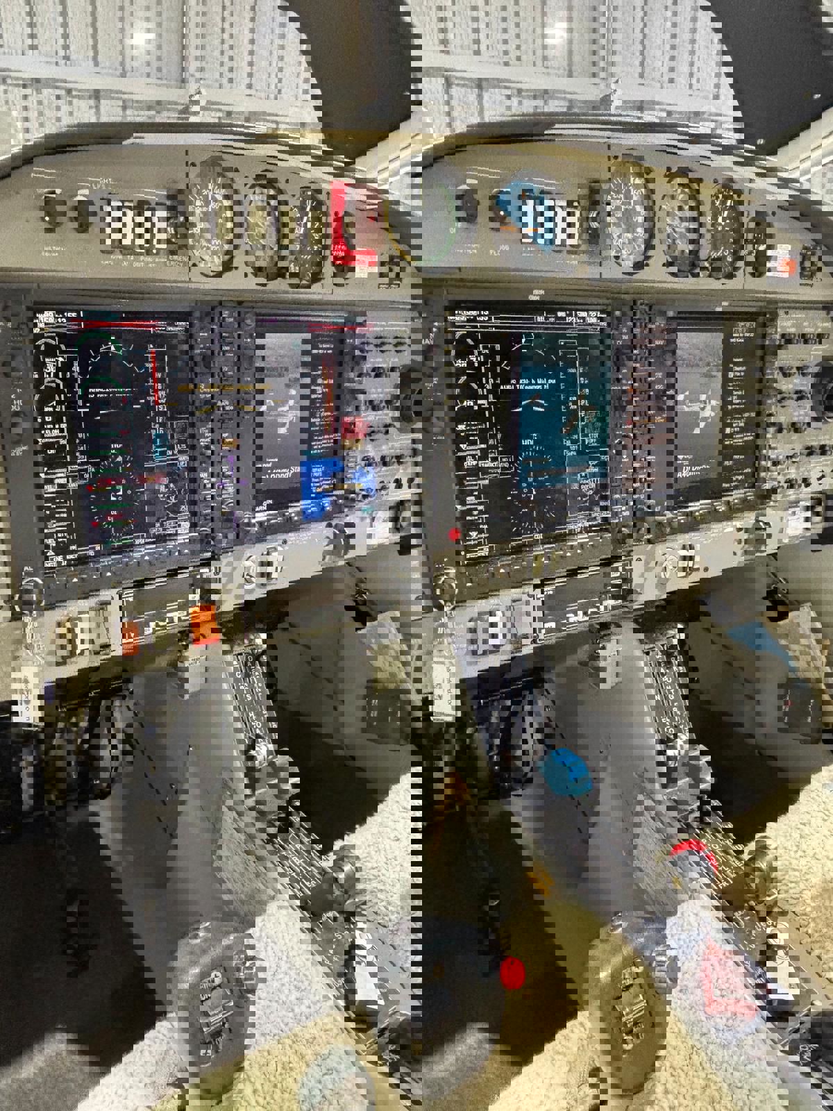 2004 Diamond DA40 Diamond Star - Interior