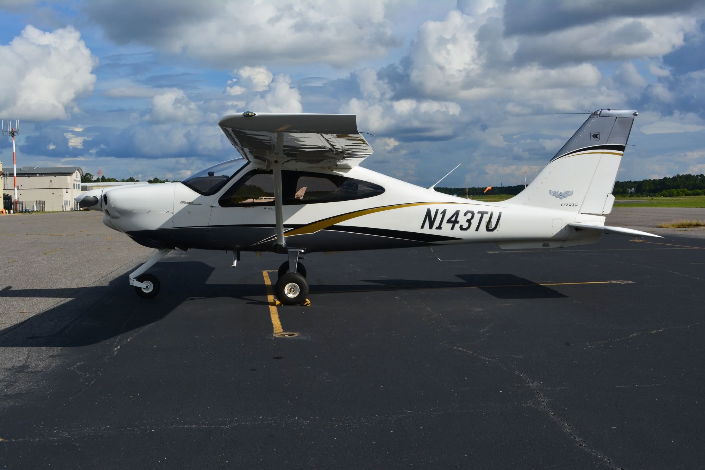 2016 Tecnam P2010