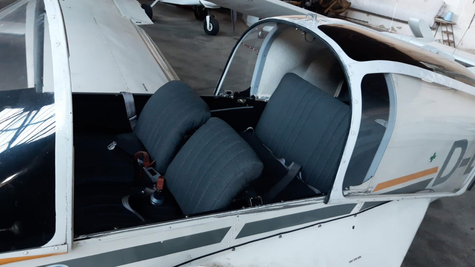 1966 Socata MS.893 Rallye Commodore - Interior