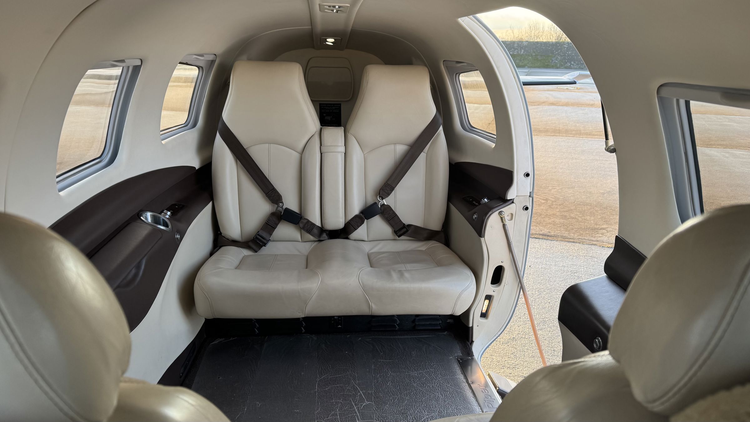 2016 Piper PA-46-350P Malibu Mirage - Interior