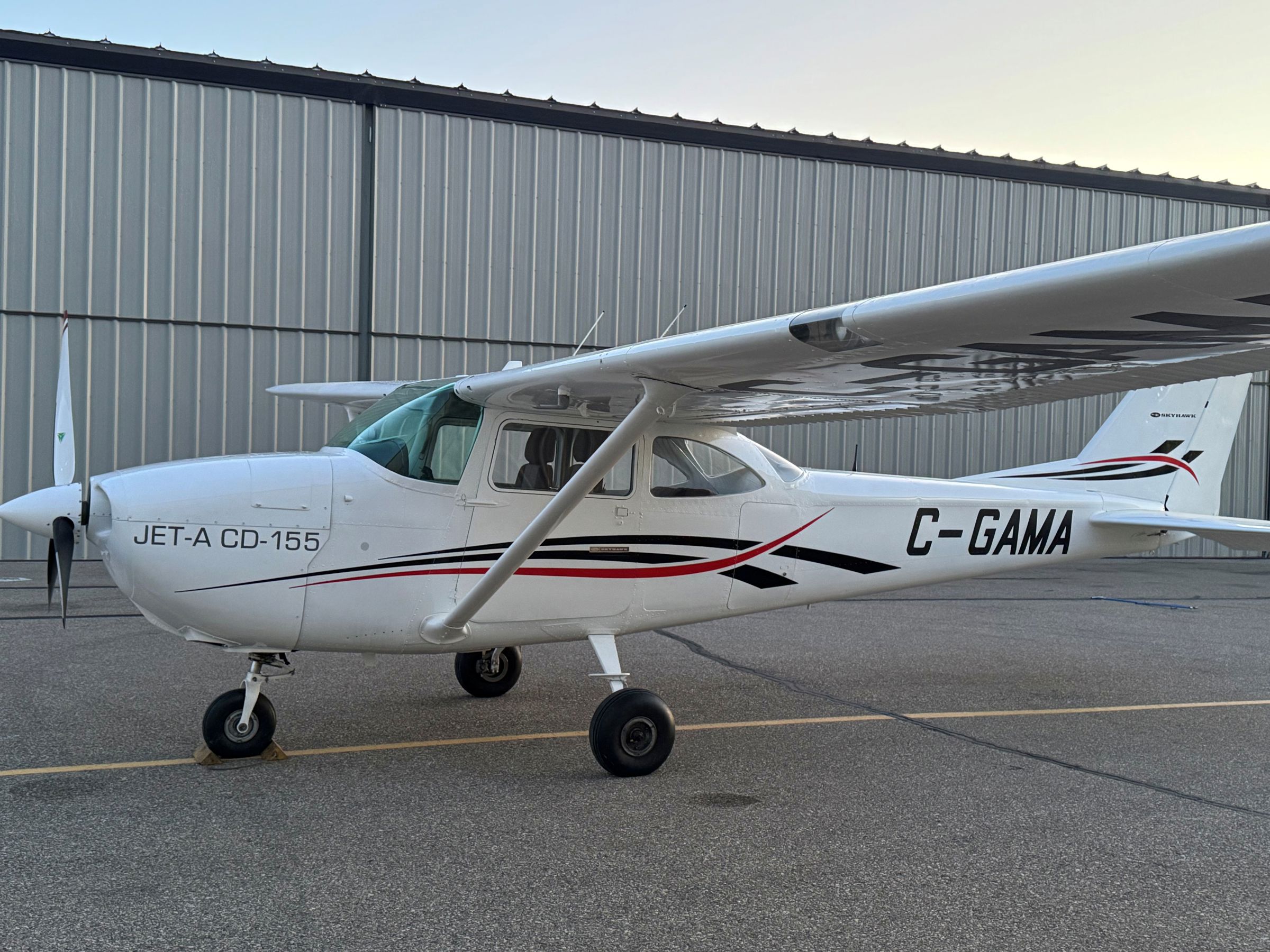 1967 Cessna 172H - Exterior