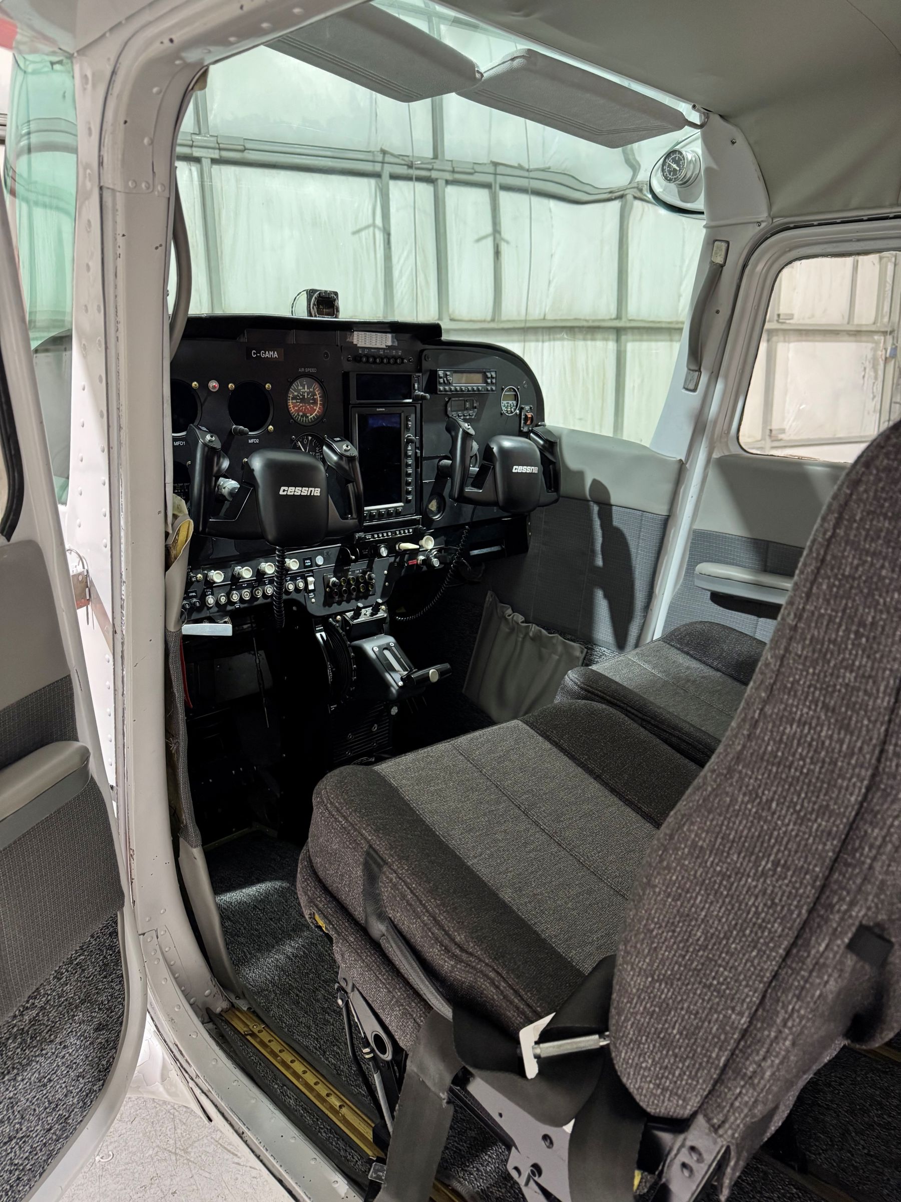 1967 Cessna 172H - Interior