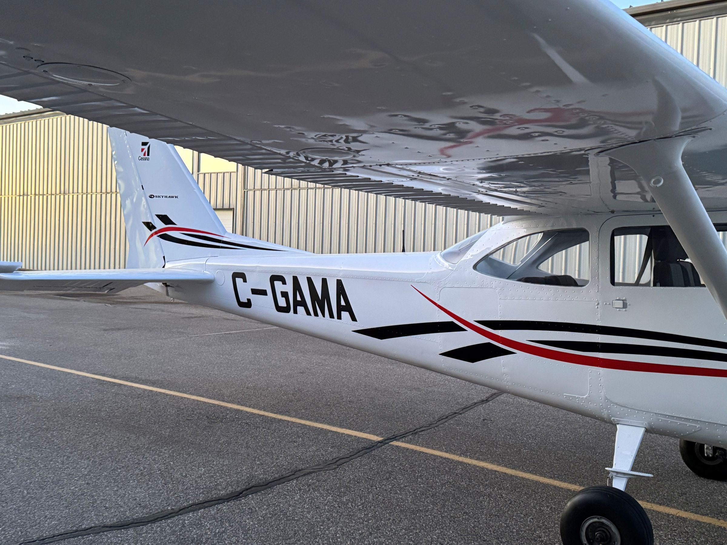 1967 Cessna 172H - Exterior