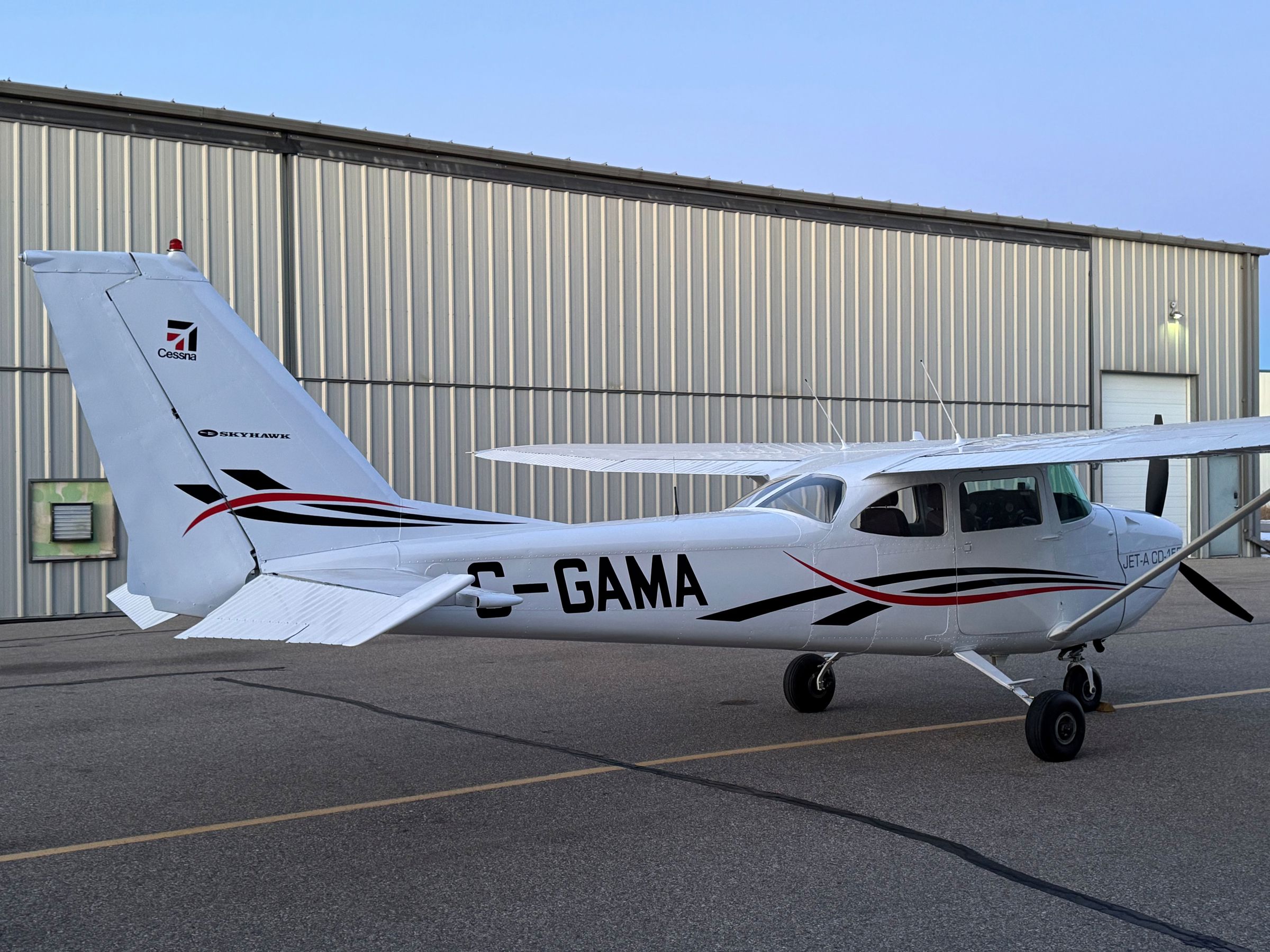 1967 Cessna 172H - Exterior