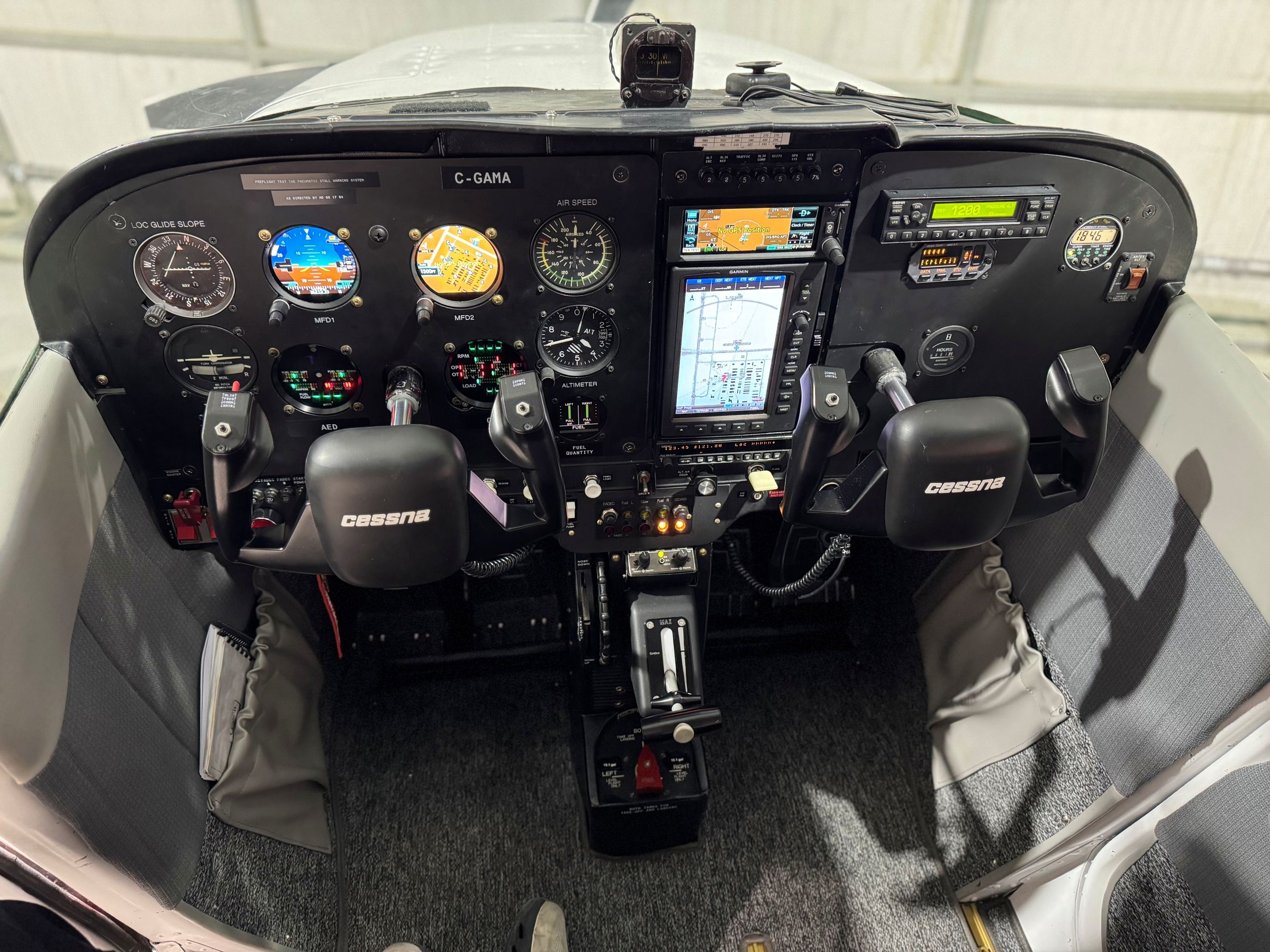 1967 Cessna 172H - Interior