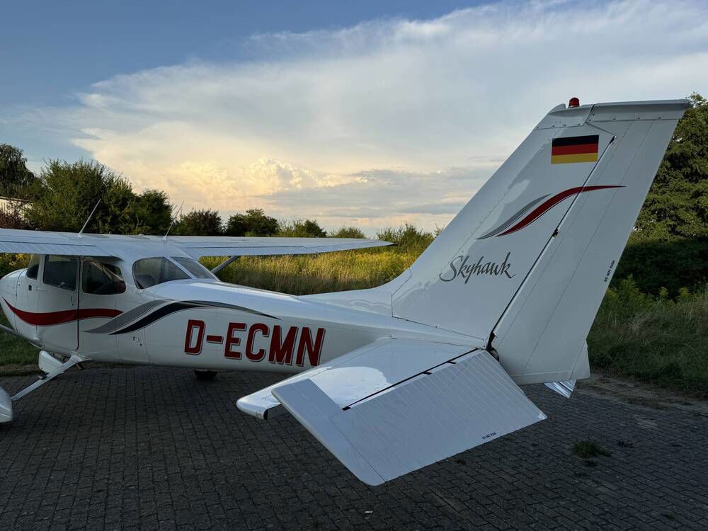 1970 Cessna 172K - Exterior