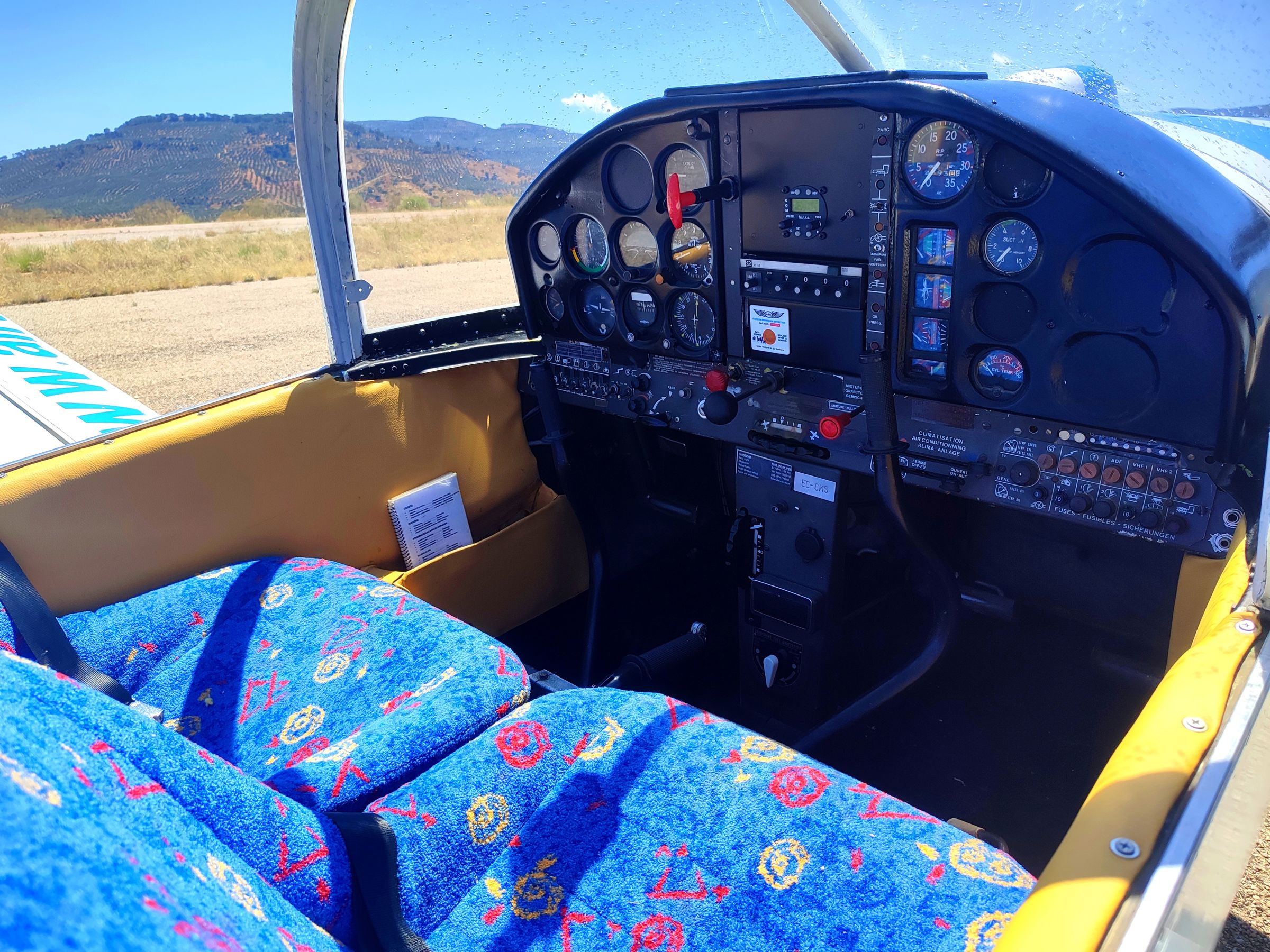 1974 Socata MS.893 Rallye Commodore - Interior