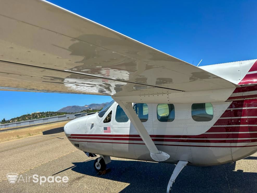 1972 Cessna 337G Super Skymaster - Exterior