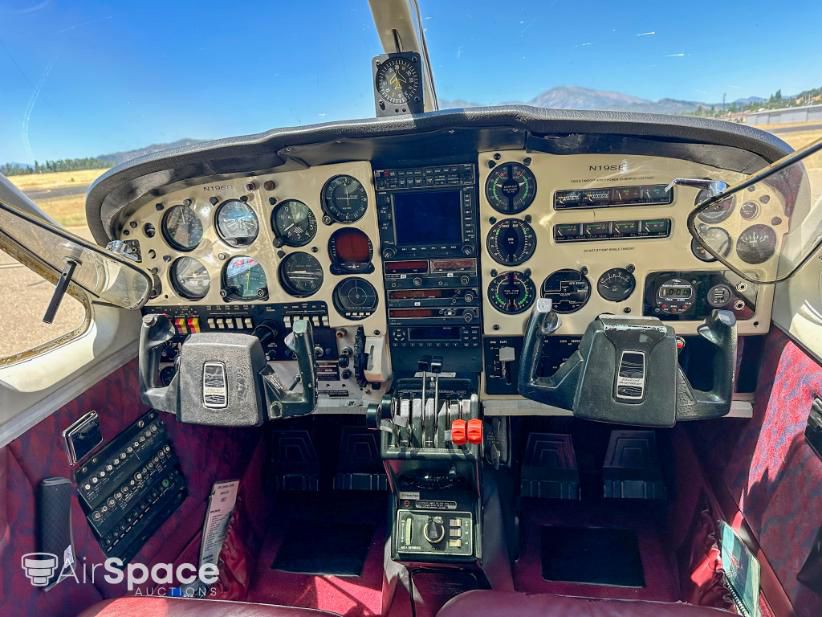 1972 Cessna 337G Super Skymaster - Interior