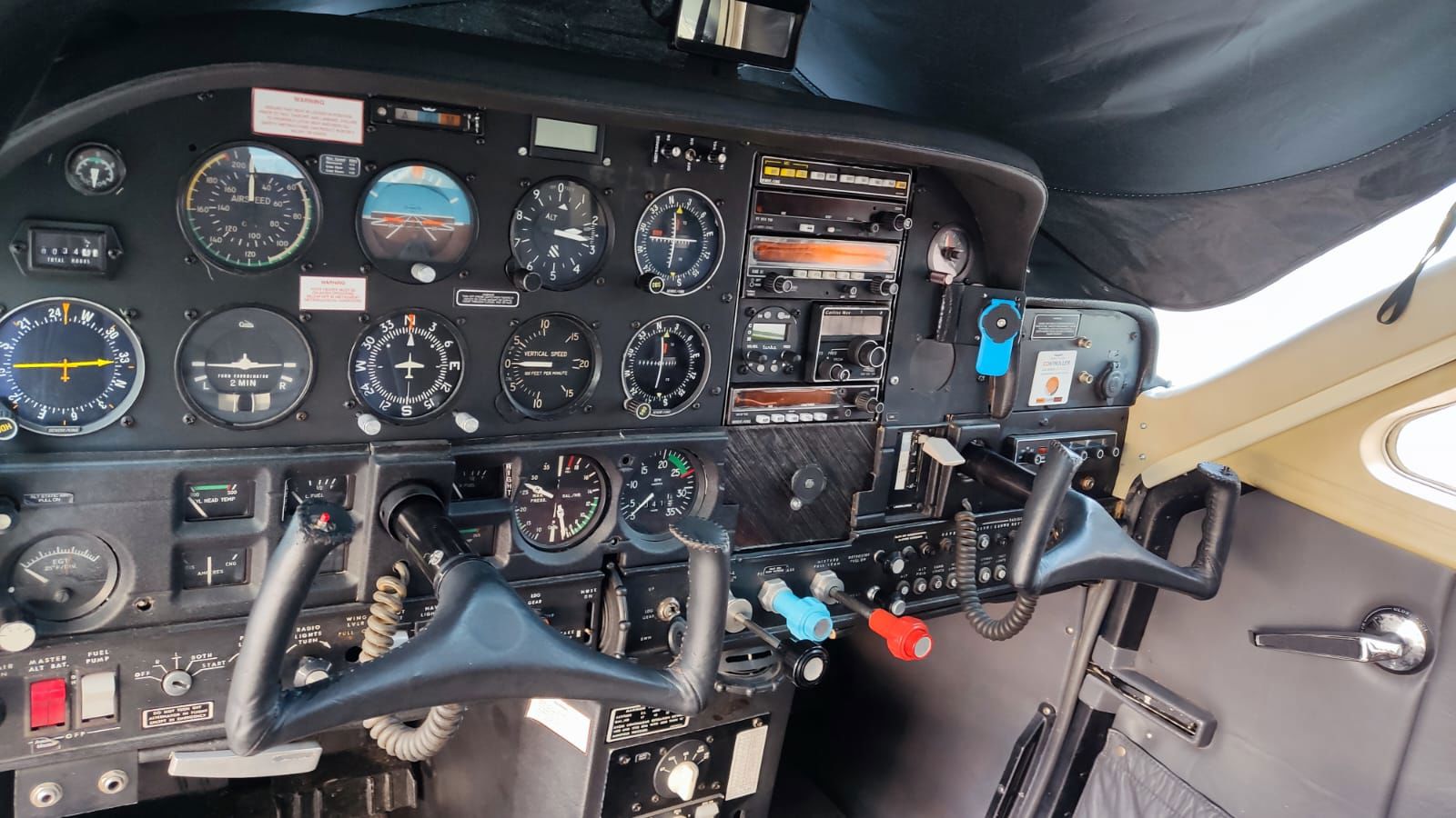 1971 Cessna 177RG Cardinal - Interior