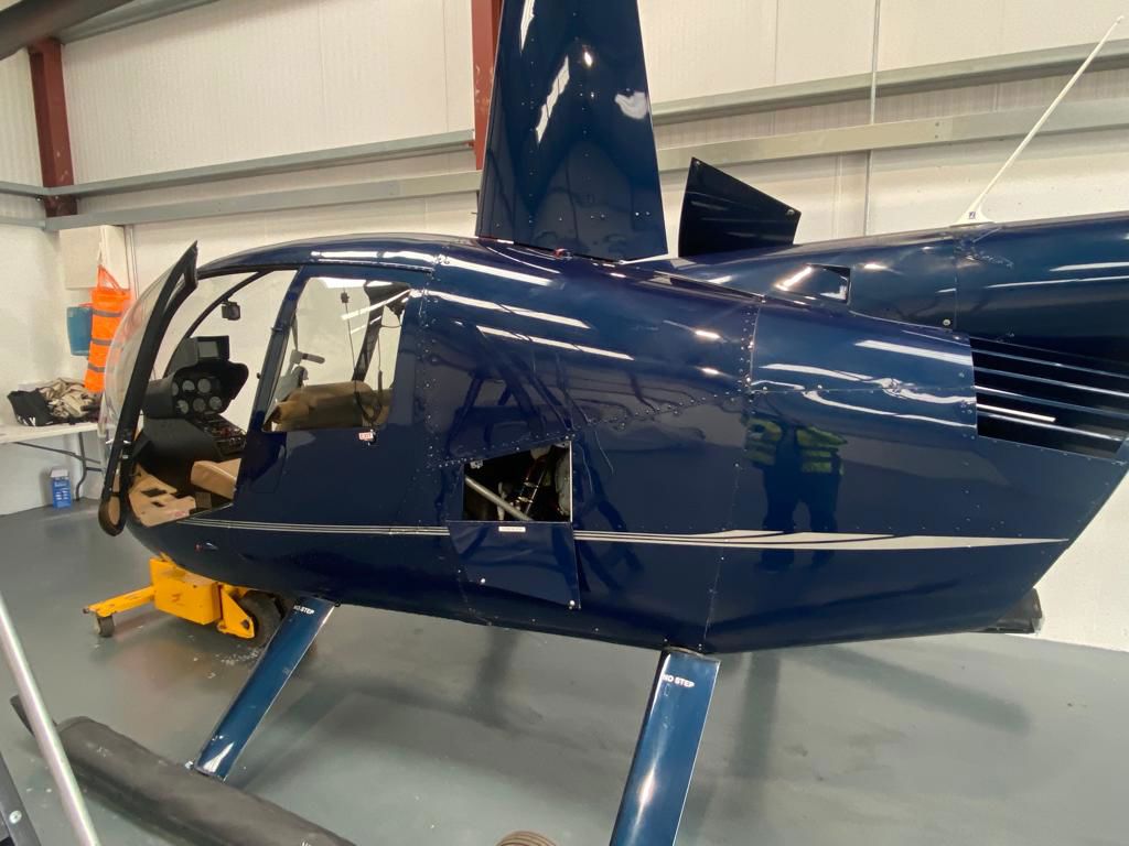 2005 Robinson R44 Clipper II - Exterior