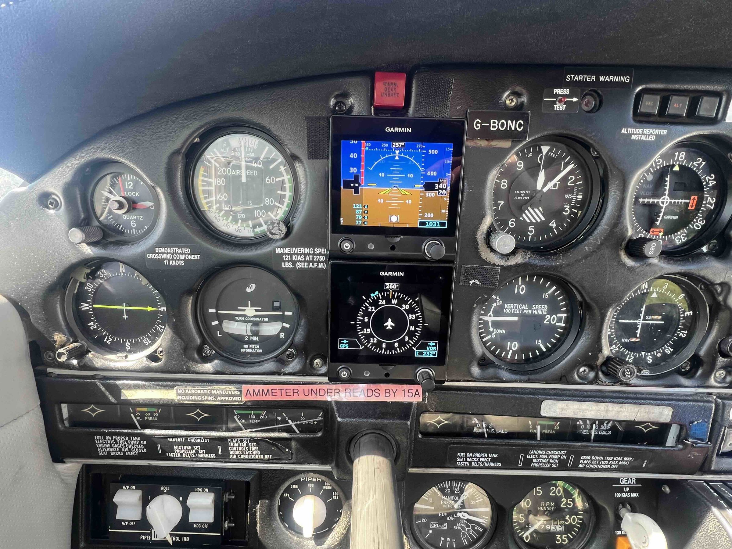 1979 Piper PA-28RT-201 Arrow IV - Interior